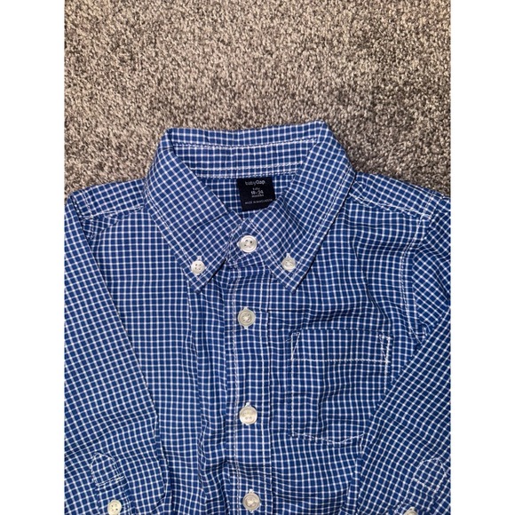 BabyGap Button-Up Long Sleeve Shirt - Picture 2 of 6